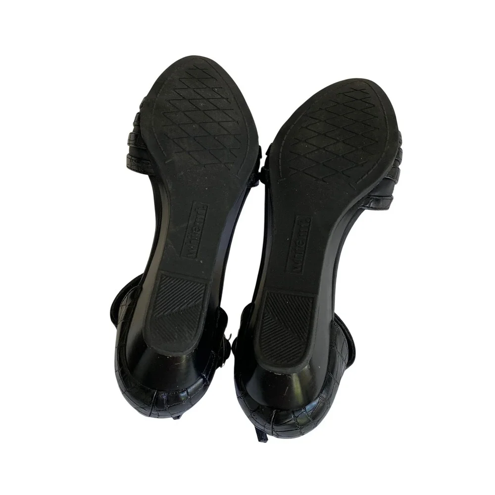 White Mountain Molly Black Wedge‎ Flats Ankle Strap 6 Minimalist Chic Comfort